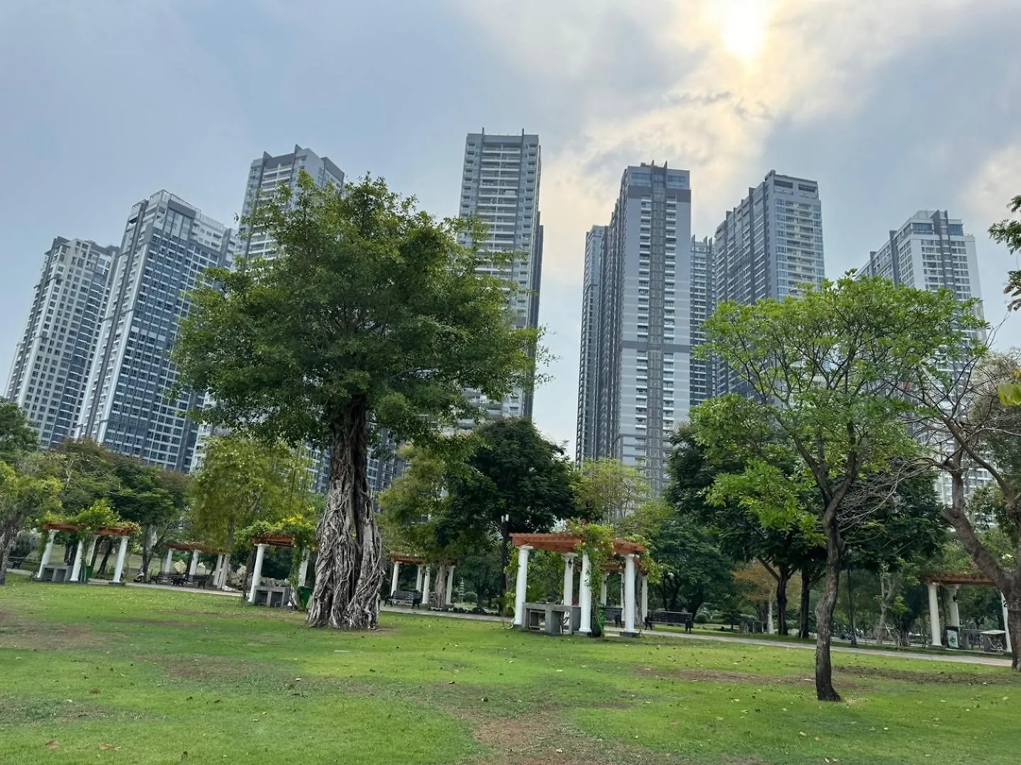 Vinhome Central Park 7 With Balcony Ho-Chi-Minh-Stadt 0*,