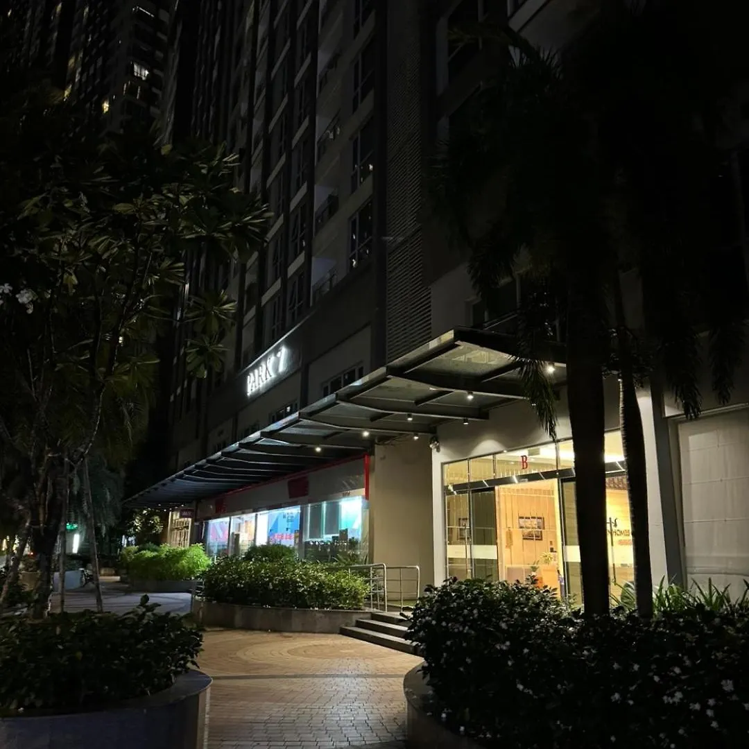 Vinhome Central Park 7 With Balcony Ho Chi Minh City Vietnam