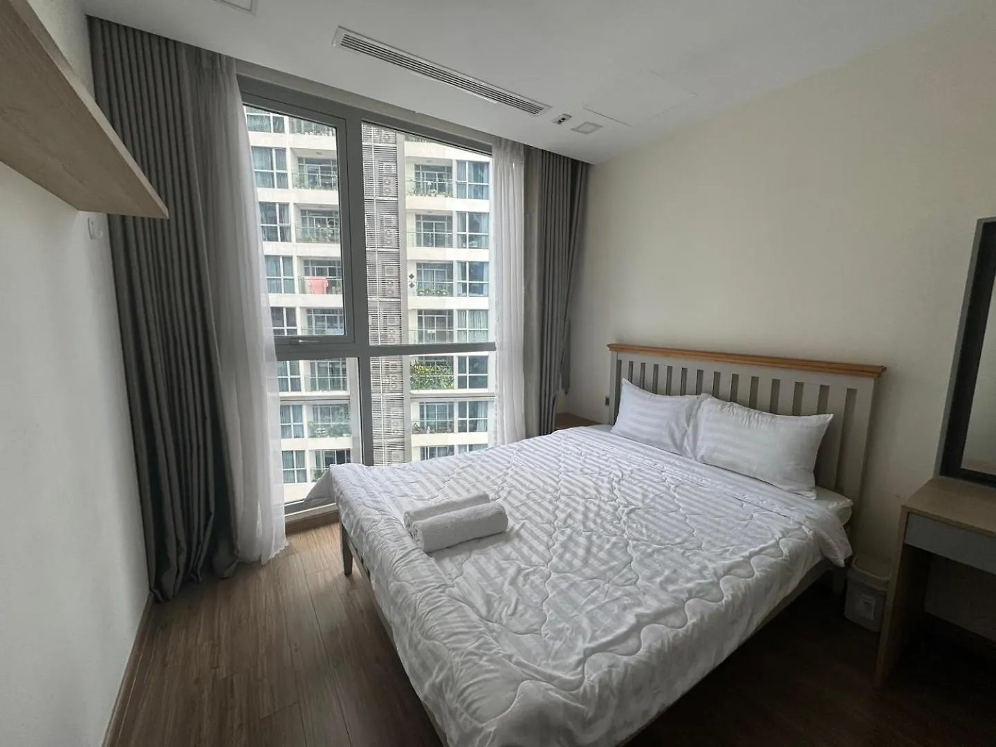 Apartment Vinhome Central Park 7 With Balcony Ho Chi Minh City
